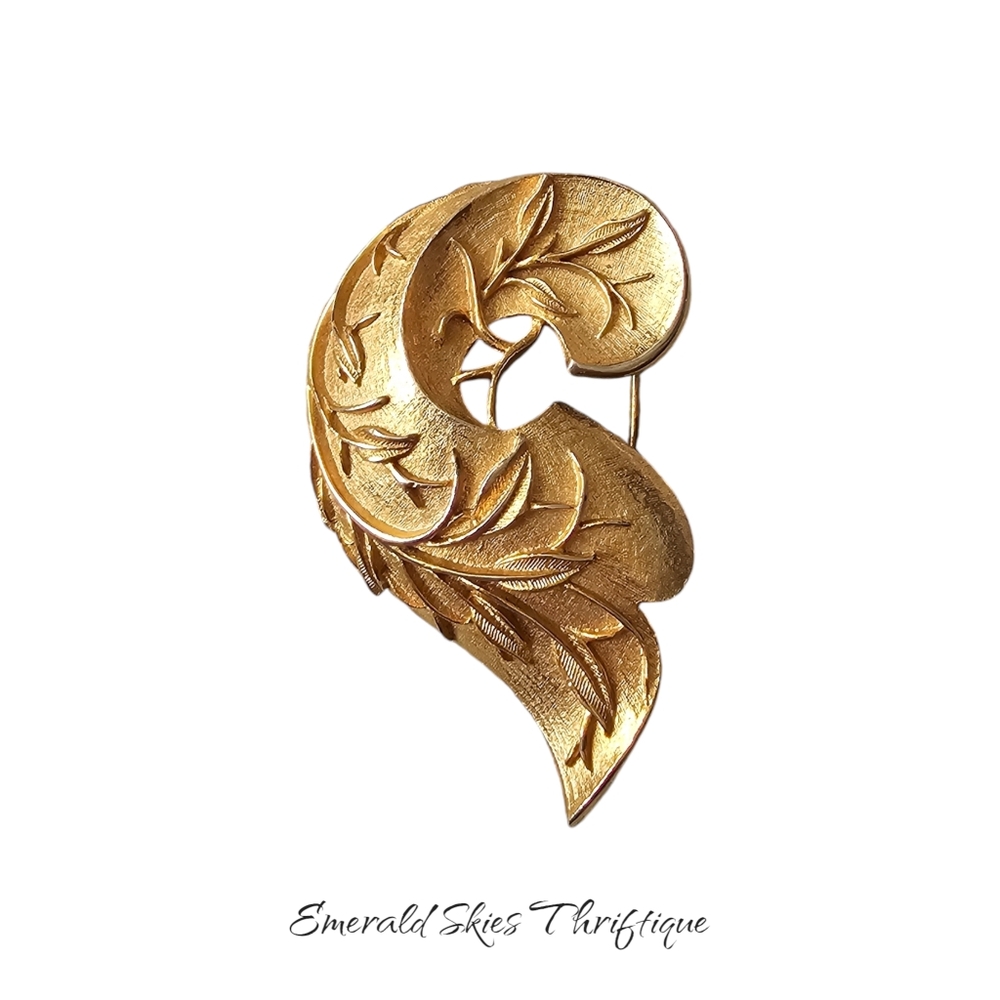 Sarah cov‎ leaf brooch